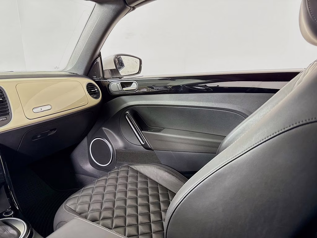 2019 Pure White Volkswagen Beetle Convertible 2.0T Final Edition SEL FWD Convertible