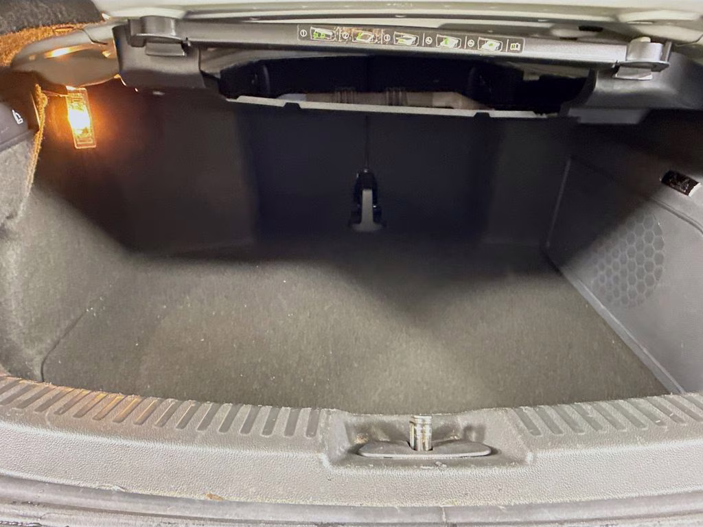 2019 Pure White Volkswagen Beetle Convertible 2.0T Final Edition SEL FWD Convertible