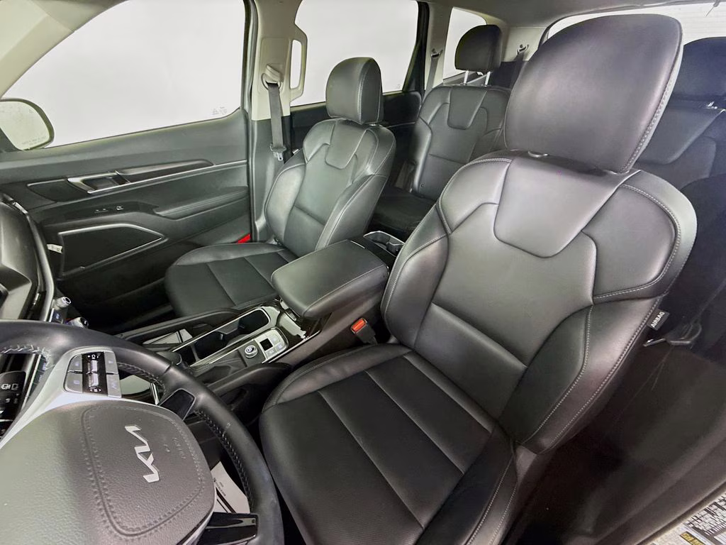 2025 Everlasting Silver Kia Telluride S FWD SUV