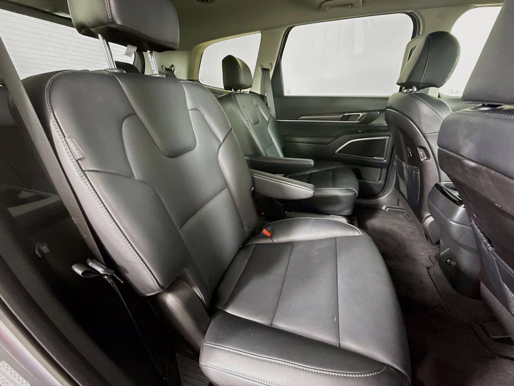 2025 Everlasting Silver Kia Telluride S FWD SUV