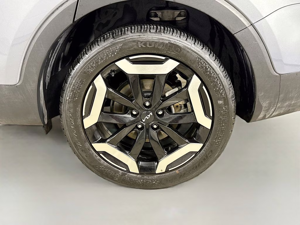 2025 Everlasting Silver Kia Telluride S FWD SUV