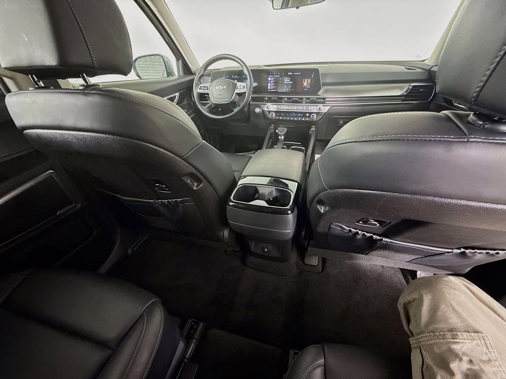 2025 Everlasting Silver Kia Telluride S FWD SUV