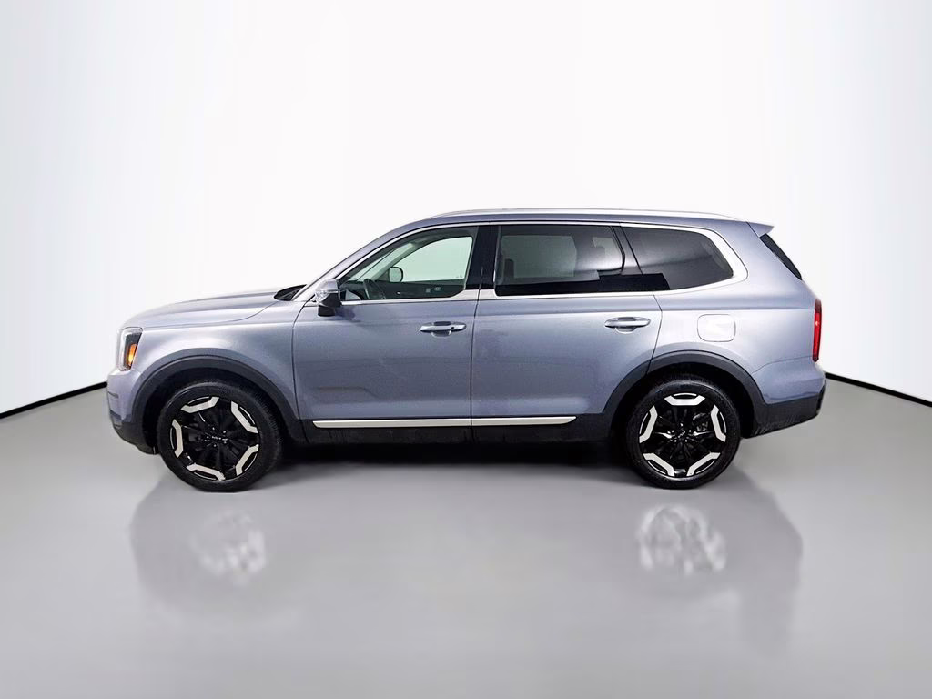 2025 Everlasting Silver Kia Telluride S FWD SUV