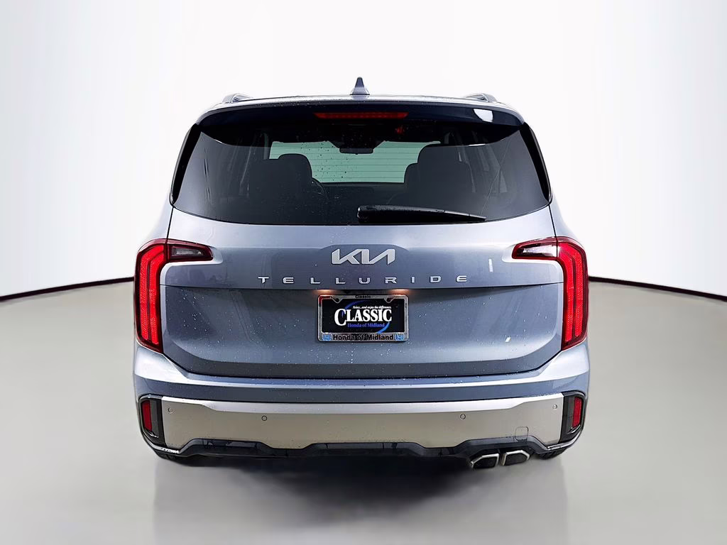 2025 Everlasting Silver Kia Telluride S FWD SUV