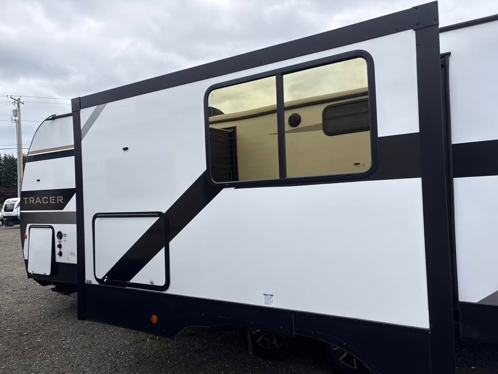 2025 White Prime Time Tracer 250BH Trailer