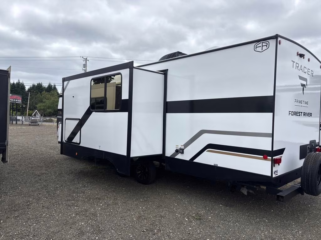2025 White Prime Time Tracer 250BH Trailer