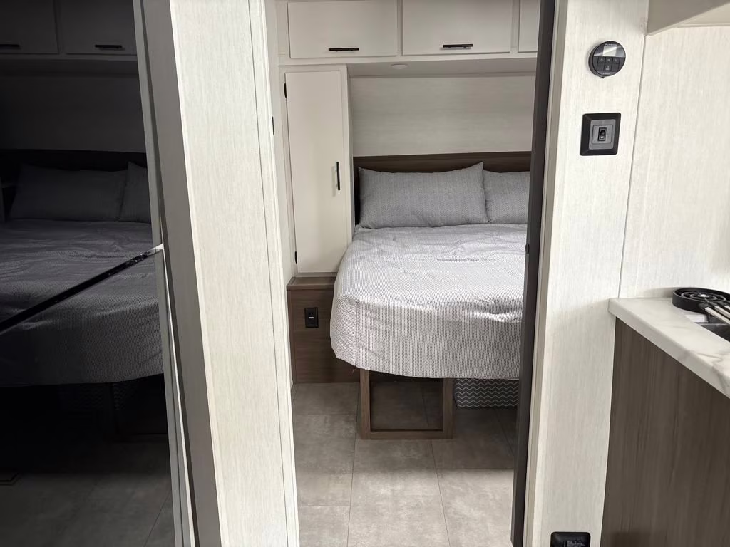 2025 White Prime Time Tracer 250BH Trailer