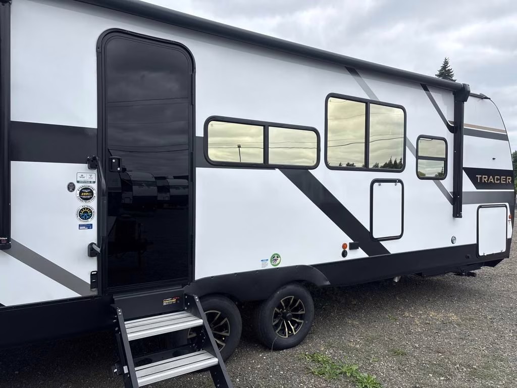 2025 White Prime Time Tracer 250BH Trailer