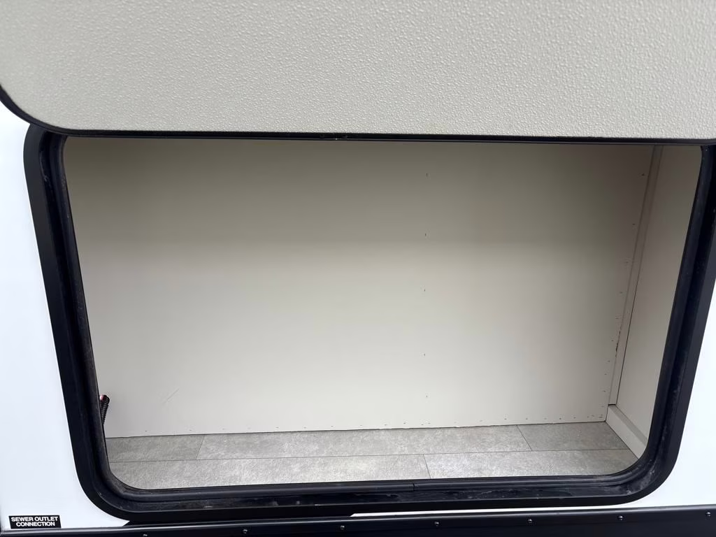 2025 White Prime Time Tracer 250BH Trailer
