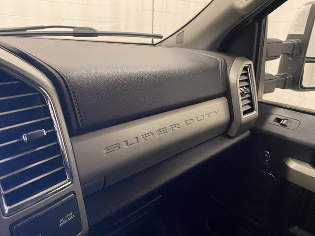 2017 Ingot Silver Metallic Ford Super Duty F-250 SRW Lariat 4X4 Truck