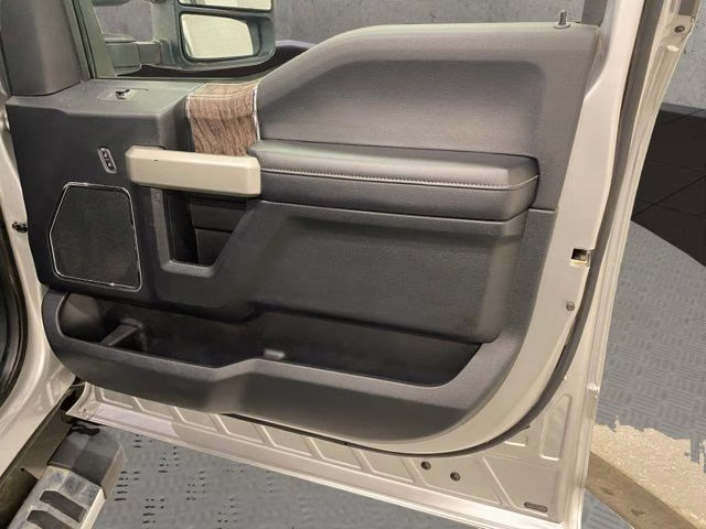 2017 Ingot Silver Metallic Ford Super Duty F-250 SRW Lariat 4X4 Truck