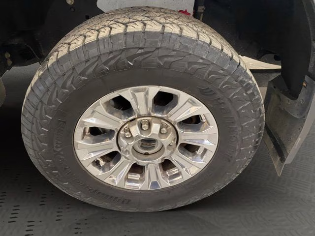 2017 Ingot Silver Metallic Ford Super Duty F-250 SRW Lariat 4X4 Truck