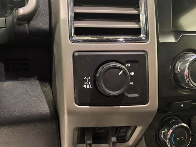 2017 Ingot Silver Metallic Ford Super Duty F-250 SRW Lariat 4X4 Truck