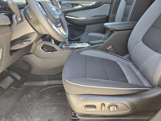 2026 Summit White Chevrolet Trailblazer LT FWD SUV