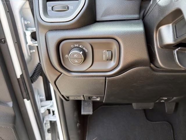 2026 Bright White Clearcoat Ram 2500 Tradesman 4X4 Truck