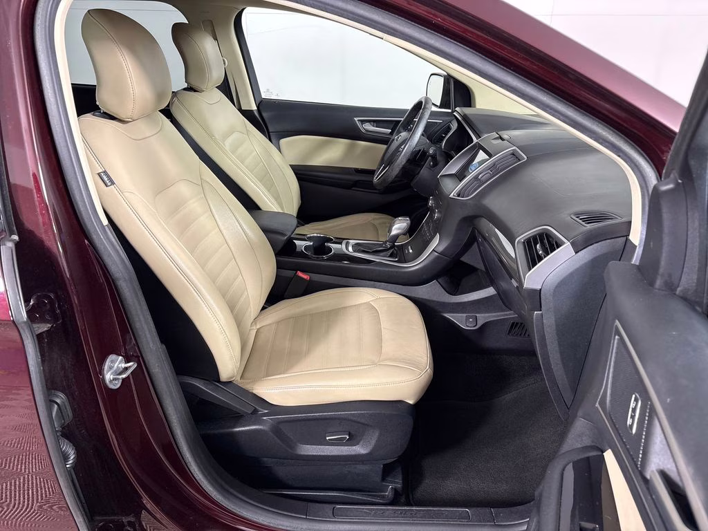 2017 Burgundy Ford Edge SEL FWD SUV