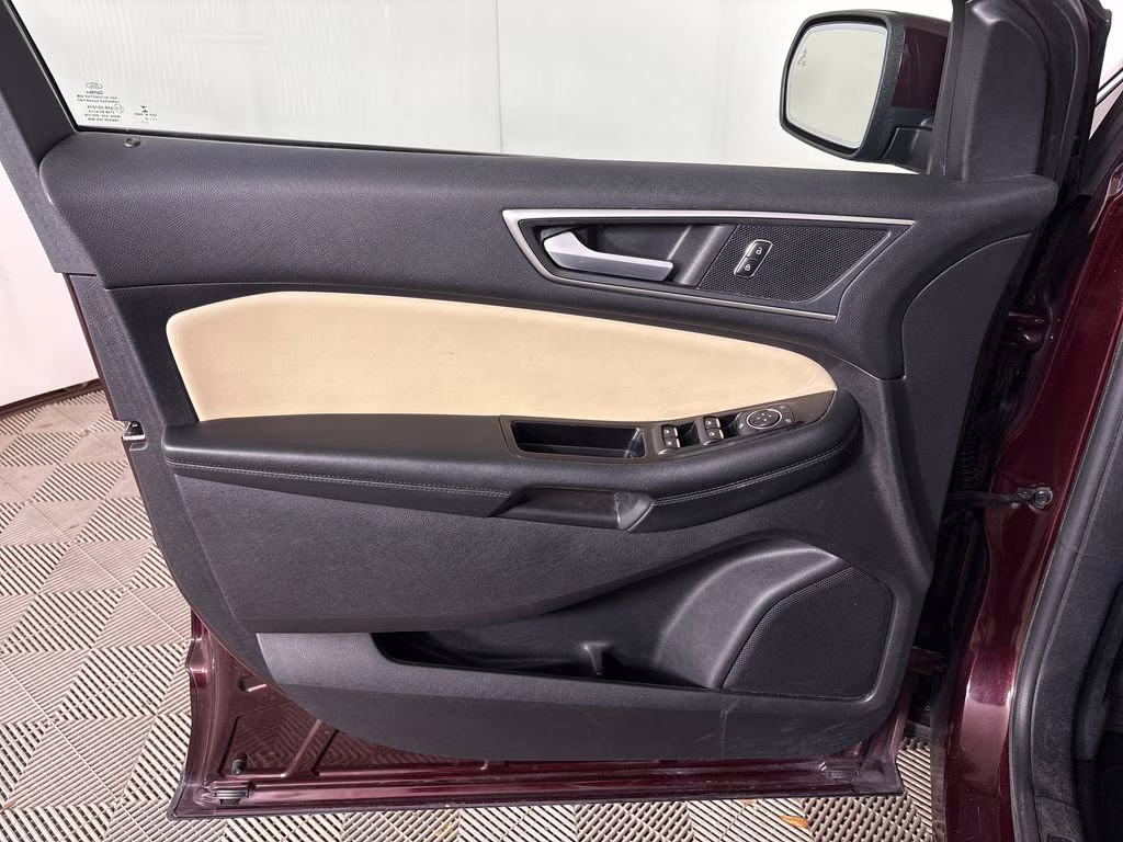 2017 Burgundy Ford Edge SEL FWD SUV