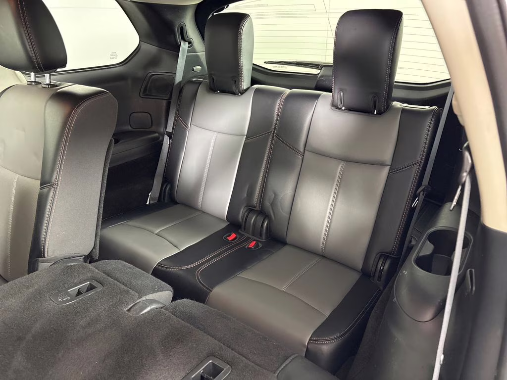 2020 Brilliant Silver Metallic Nissan Pathfinder SL FWD SUV