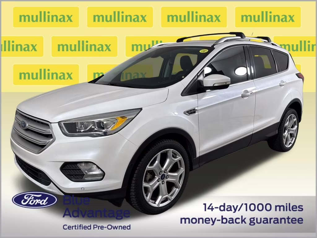 2019 White Platinum Metallic Tri-Coat Ford Escape Titanium FWD SUV