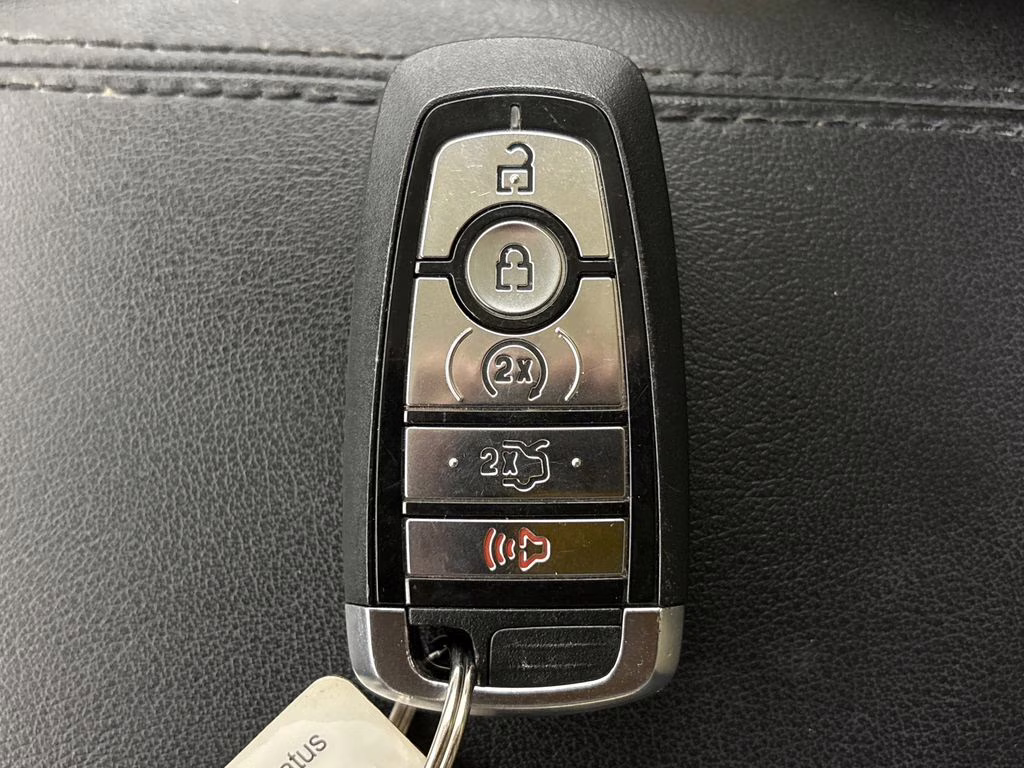 2017 Burgundy Ford Edge SEL FWD SUV