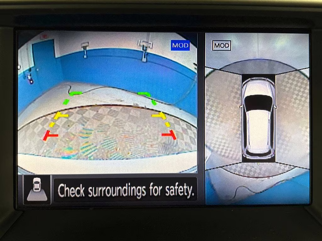 2020 Brilliant Silver Metallic Nissan Pathfinder SL FWD SUV