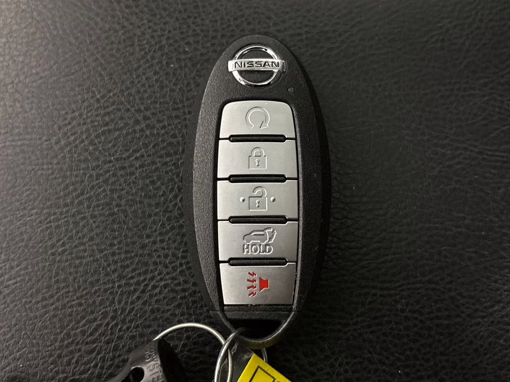 2020 Brilliant Silver Metallic Nissan Pathfinder SL FWD SUV