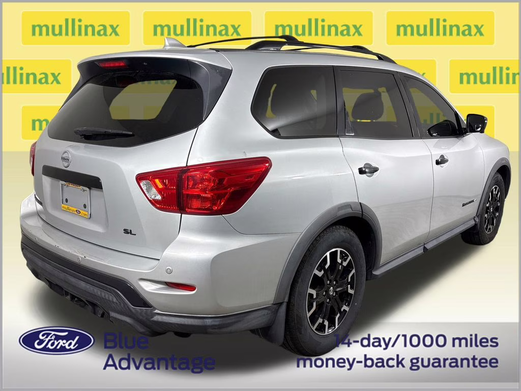 2020 Brilliant Silver Metallic Nissan Pathfinder SL FWD SUV