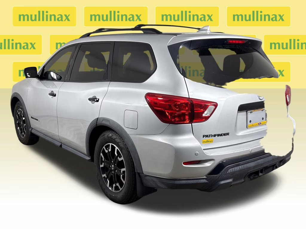 2020 Brilliant Silver Metallic Nissan Pathfinder SL FWD SUV