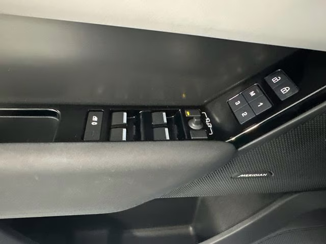 2025 Arroios Grey Metallic Land Rover Range Rover Velar Dynamic SE AWD SUV