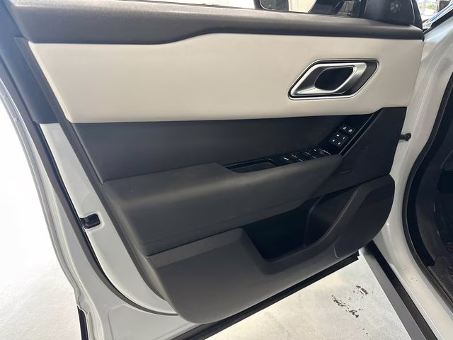 2025 Arroios Grey Metallic Land Rover Range Rover Velar Dynamic SE AWD SUV