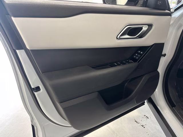 2025 Arroios Grey Metallic Land Rover Range Rover Velar Dynamic SE AWD SUV