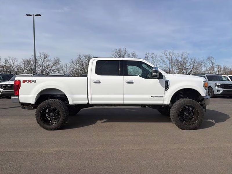 2022 Oxford White Ford Super Duty F-250 SRW XLT 4X4 Truck