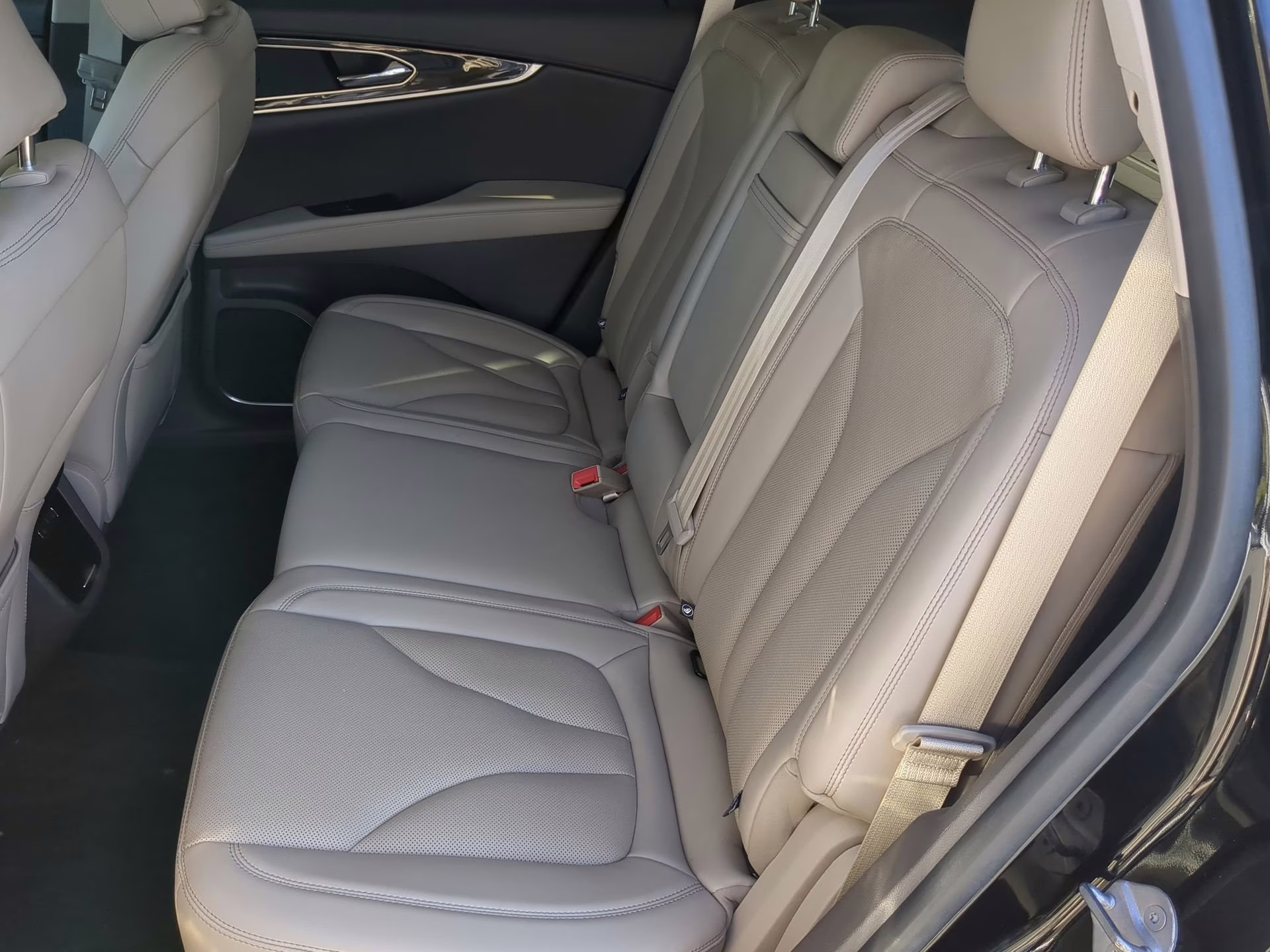 2023 Infinite Black Metallic Clearcoat Lincoln Nautilus Reserve AWD SUV