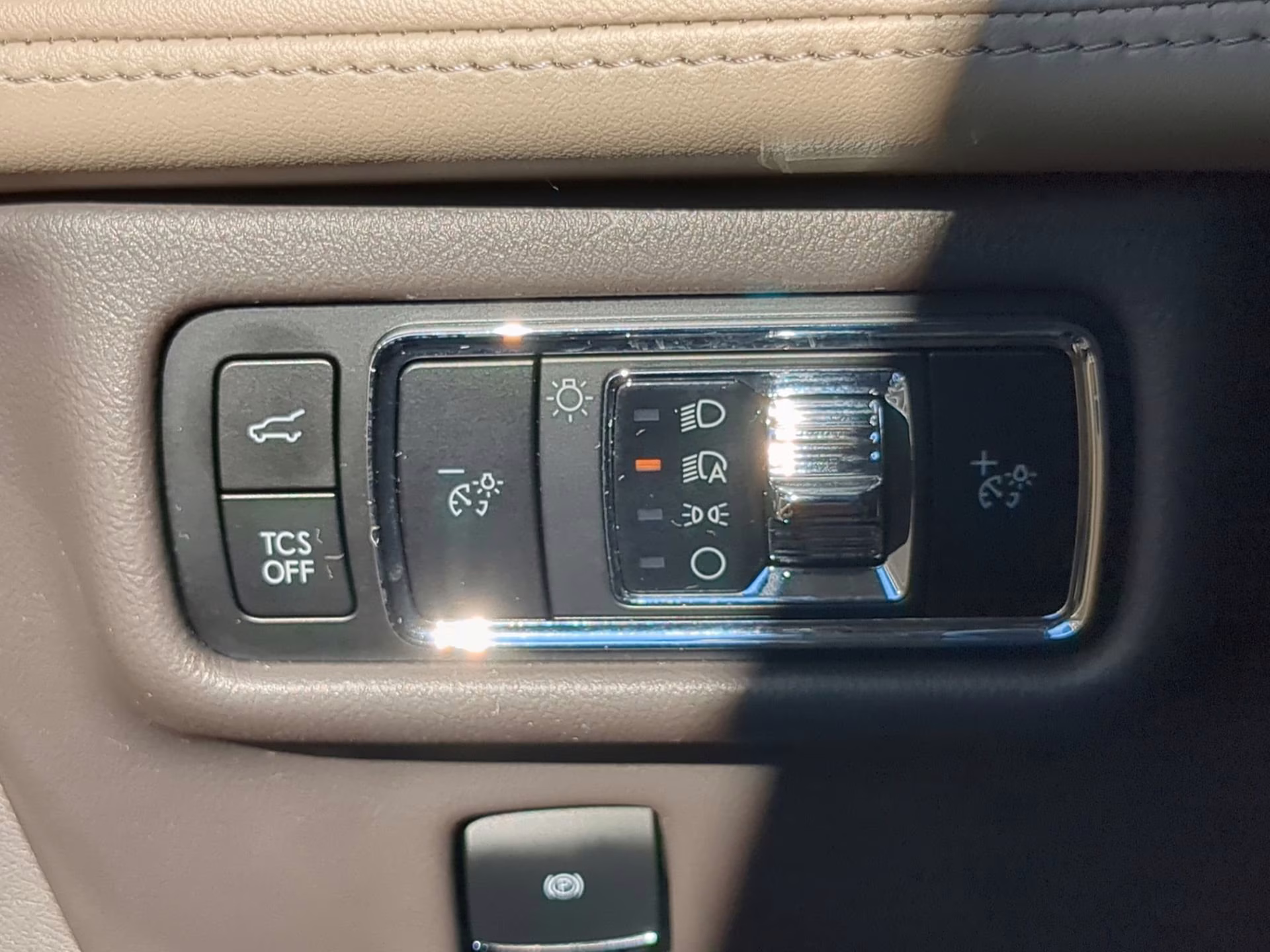 2023 Infinite Black Metallic Clearcoat Lincoln Nautilus Reserve AWD SUV