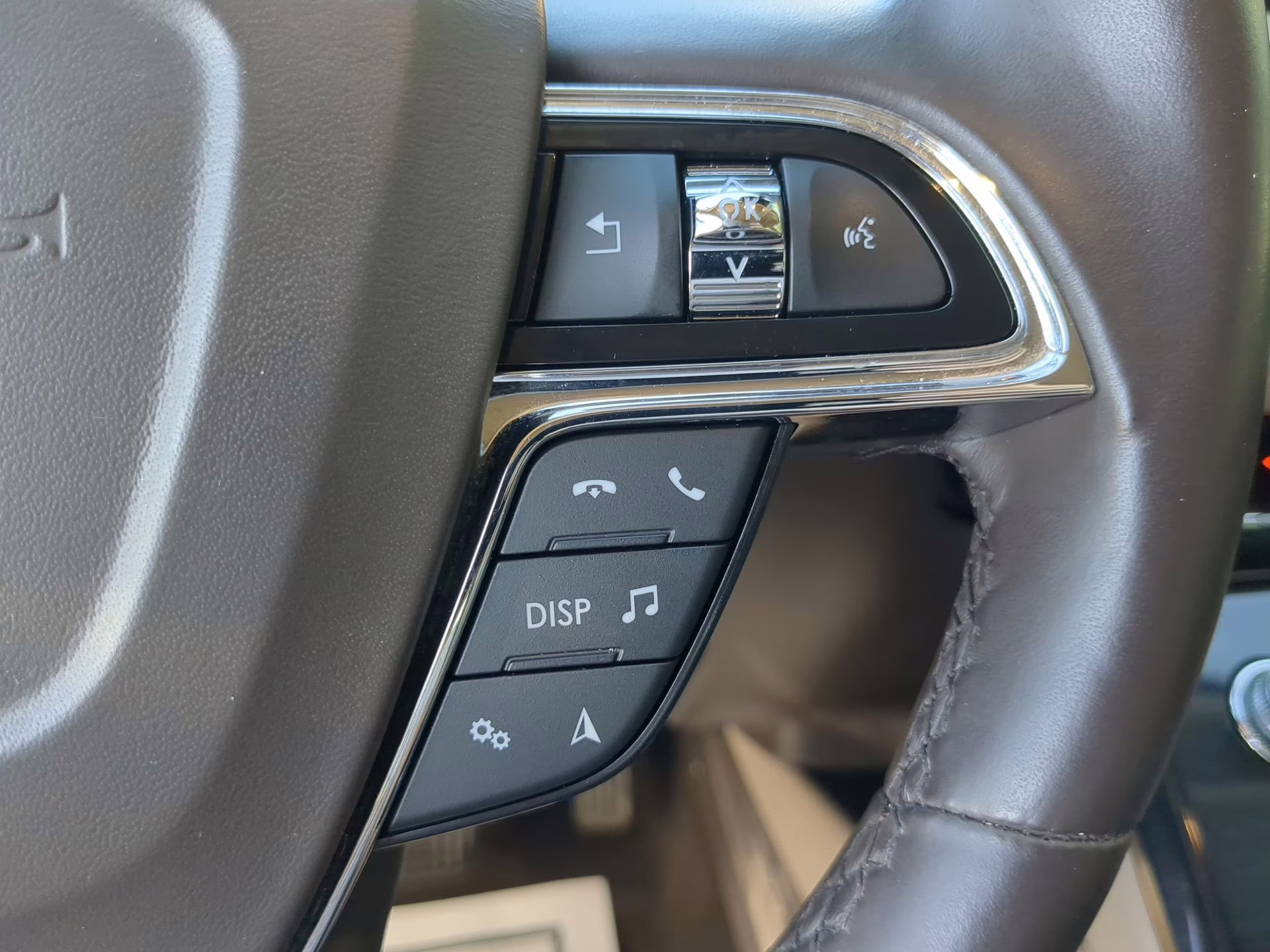 2023 Infinite Black Metallic Clearcoat Lincoln Nautilus Reserve AWD SUV