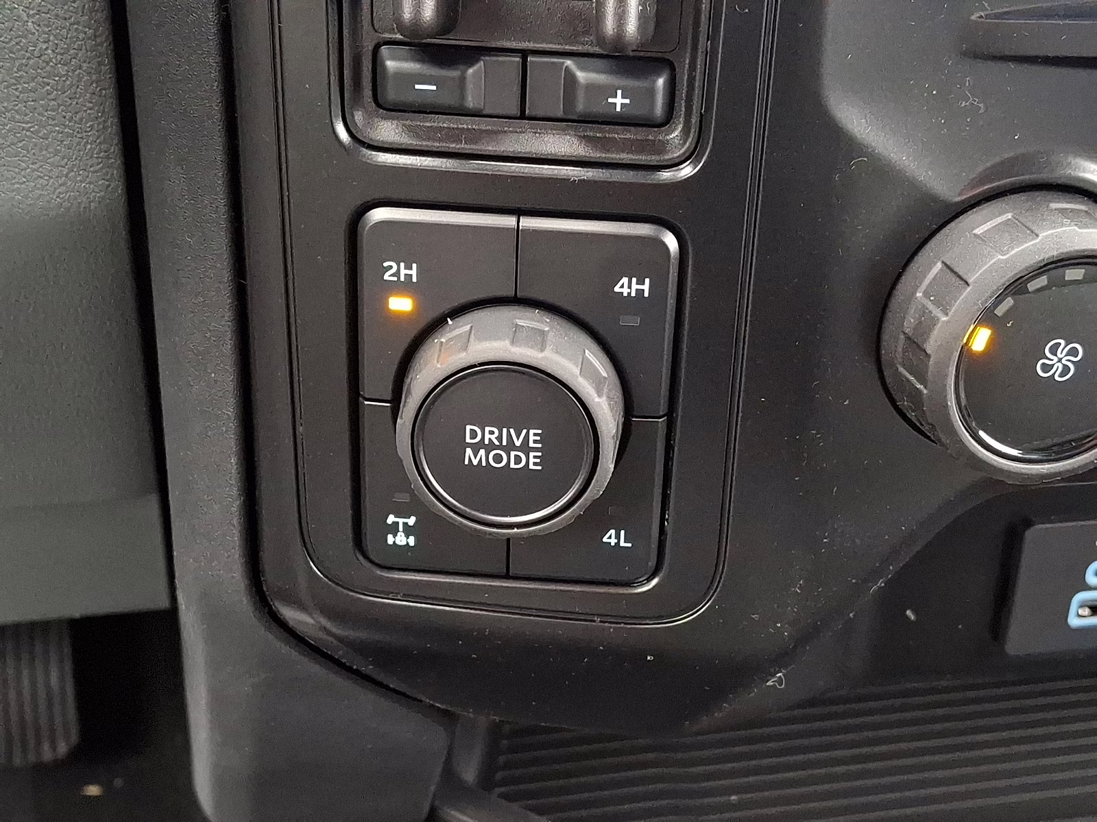 2026 Agate Black Metallic - UM Ford Super Duty F-250 SRW XLT 4X4