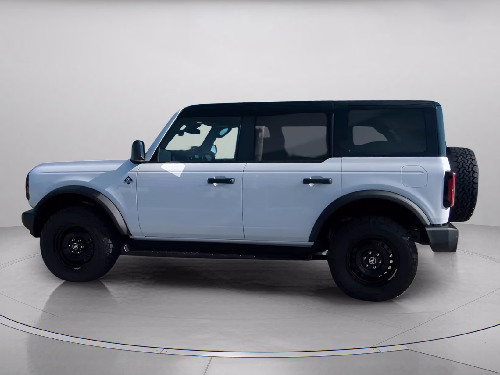 2026 Oxford White Ford Bronco Outer Banks 4X4 Convertible