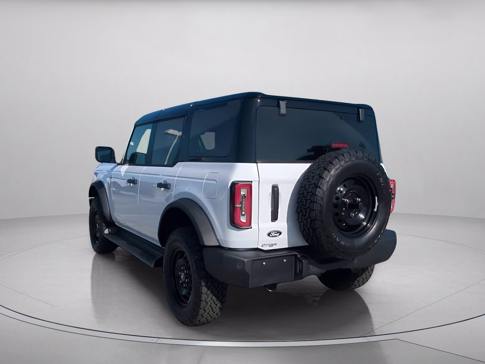 2026 Oxford White Ford Bronco Outer Banks 4X4 Convertible