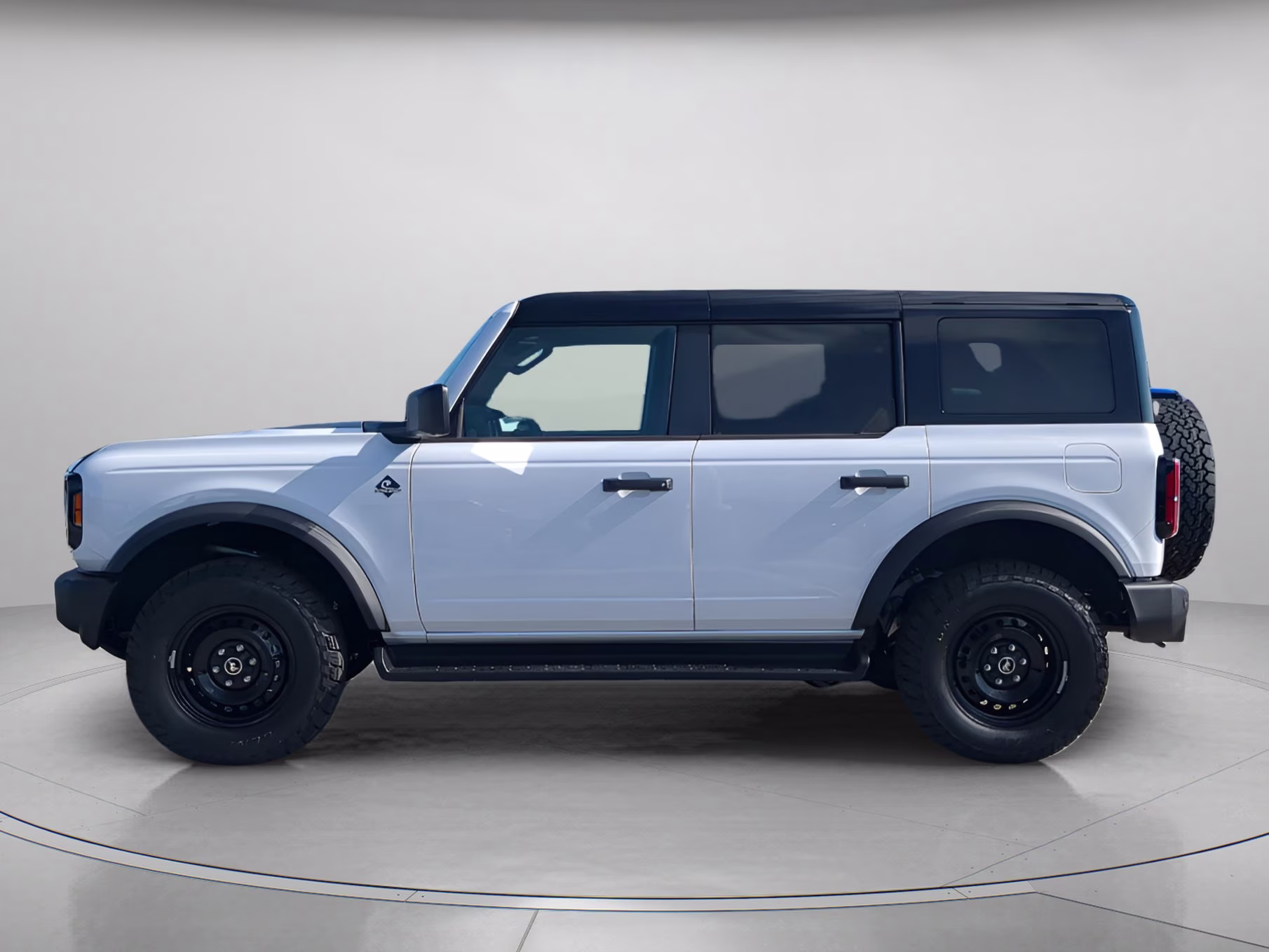 2026 Oxford White Ford Bronco Outer Banks 4X4 Convertible
