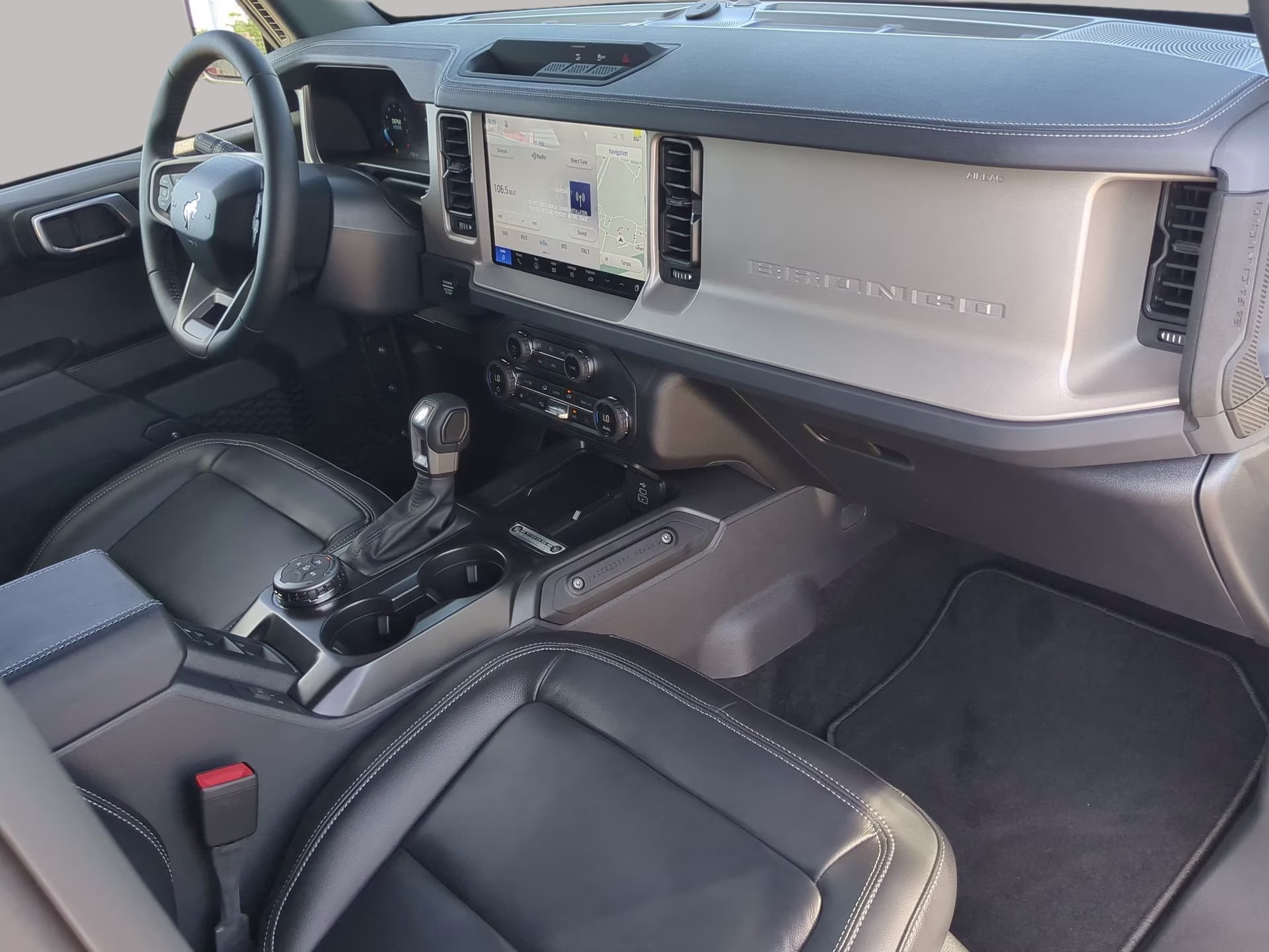 2026 Oxford White Ford Bronco Outer Banks 4X4 Convertible