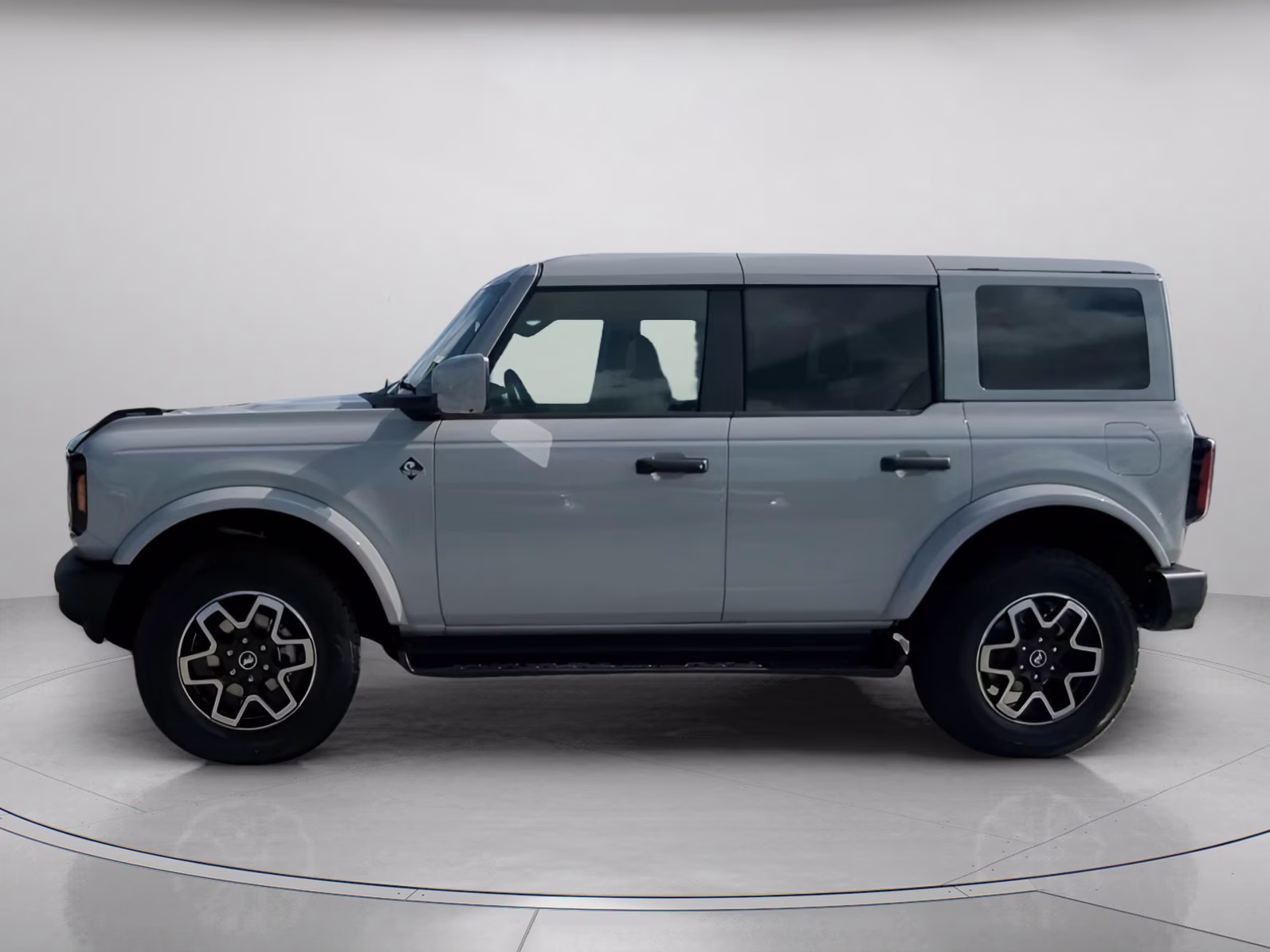 2026 Avalanche Gray Ford Bronco Outer Banks 4X4 Convertible