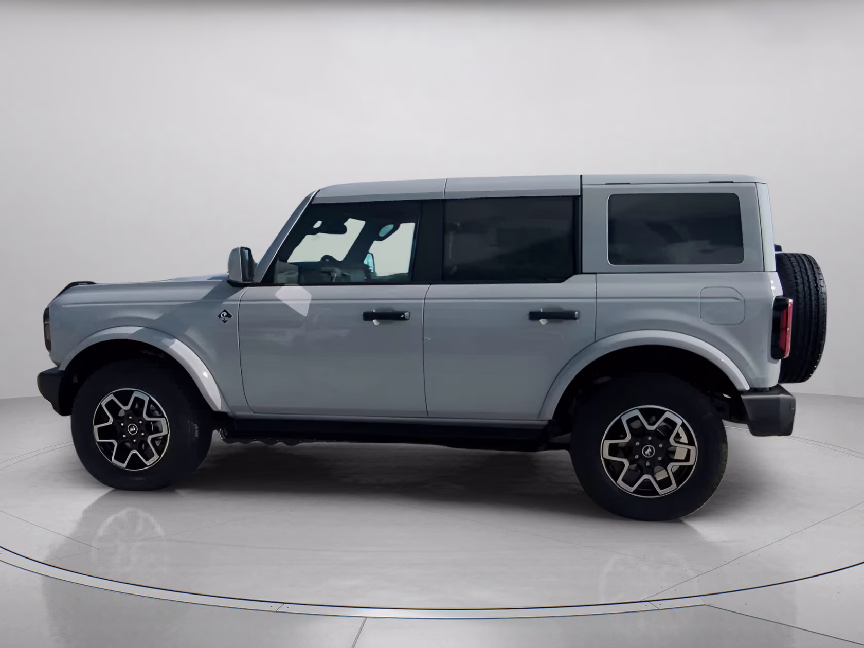 2026 Avalanche Gray Ford Bronco Outer Banks 4X4 Convertible