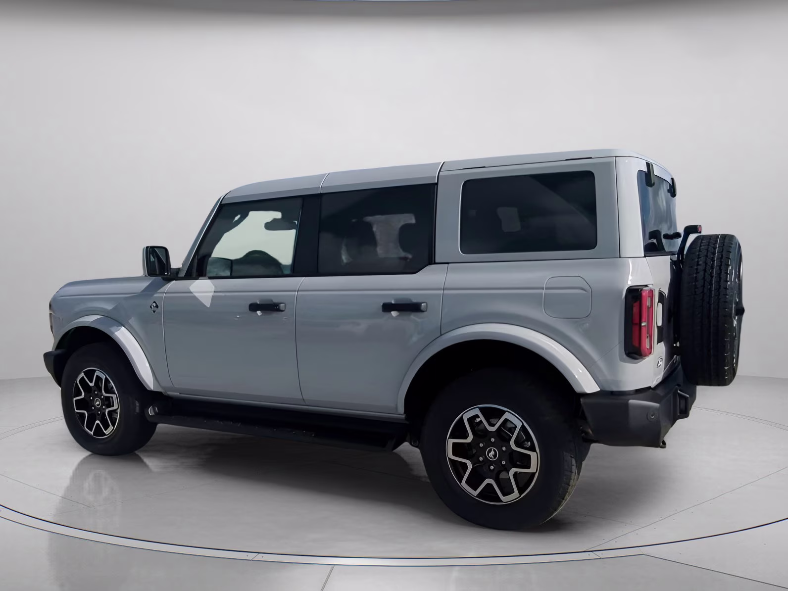 2026 Avalanche Gray Ford Bronco Outer Banks 4X4 Convertible
