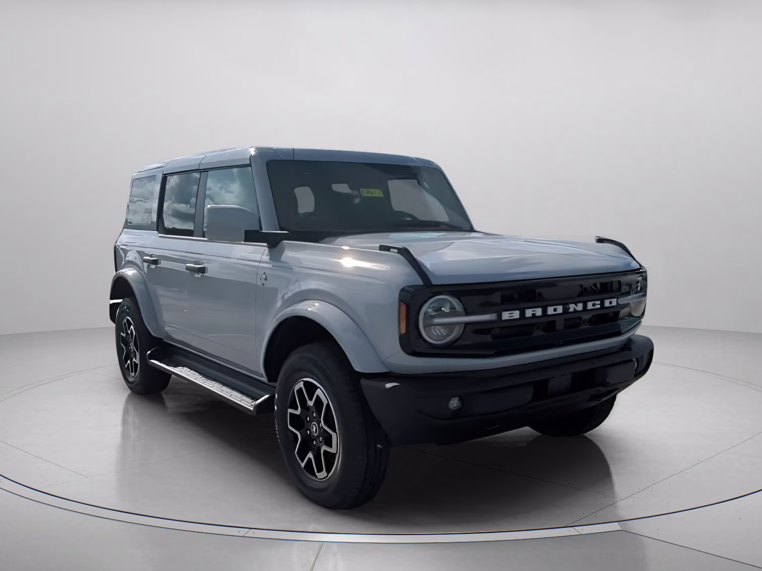 2026 Avalanche Gray Ford Bronco Outer Banks 4X4 Convertible