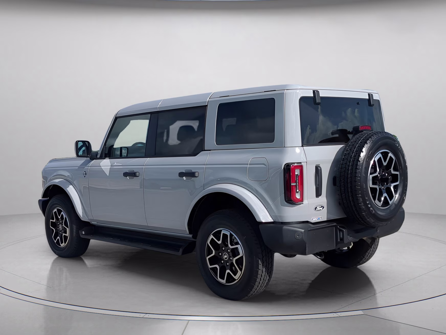 2026 Avalanche Gray Ford Bronco Outer Banks 4X4 Convertible