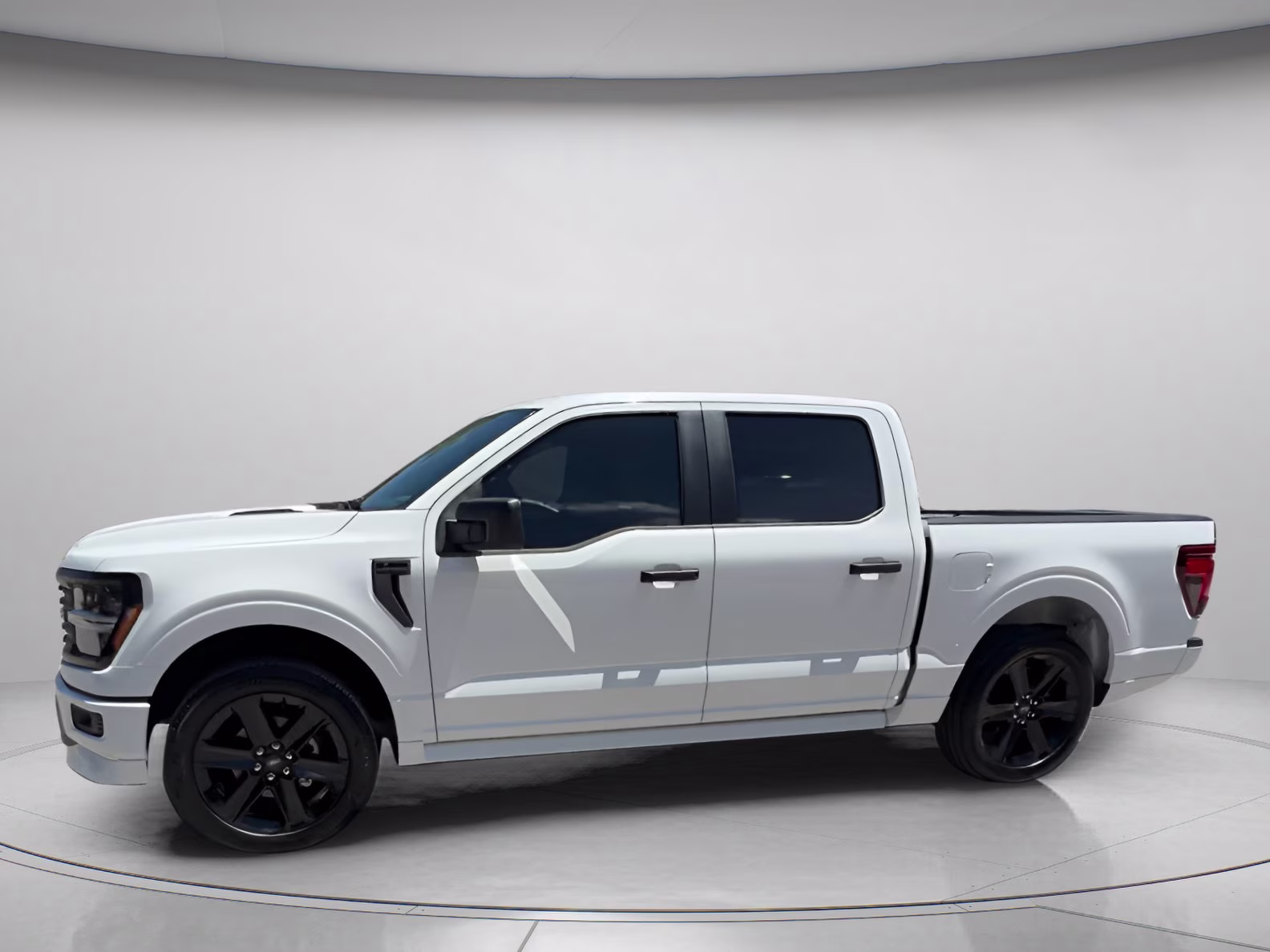 2026 Oxford White Ford F-150 STX Crew Cab Pickup 4X4 Truck
