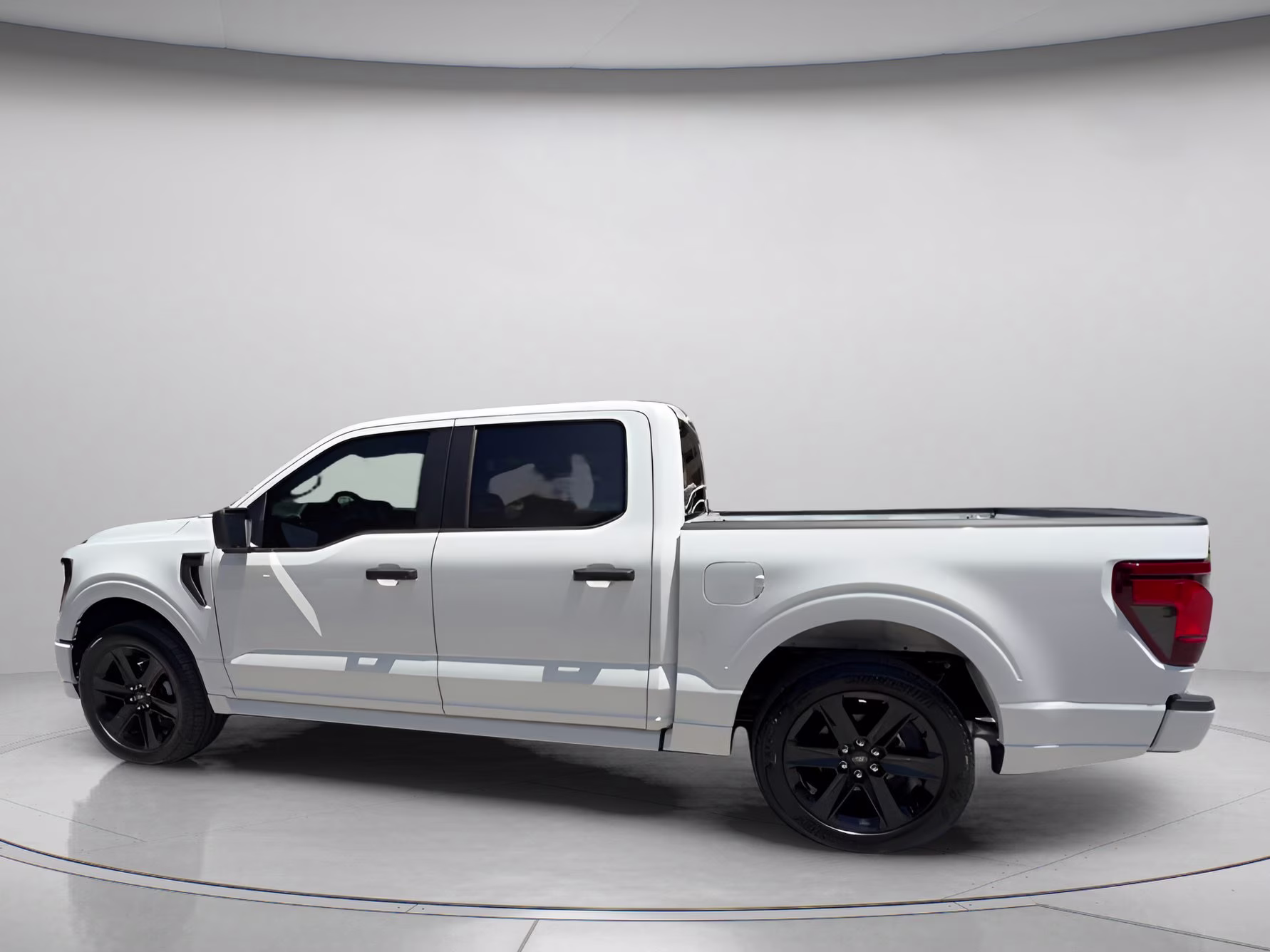 2026 Oxford White Ford F-150 STX Crew Cab Pickup 4X4 Truck