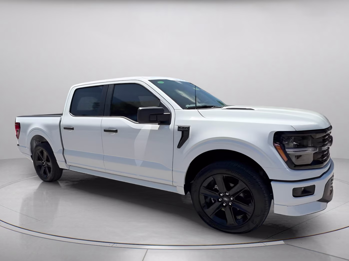 2026 Oxford White Ford F-150 STX Crew Cab Pickup 4X4 Truck