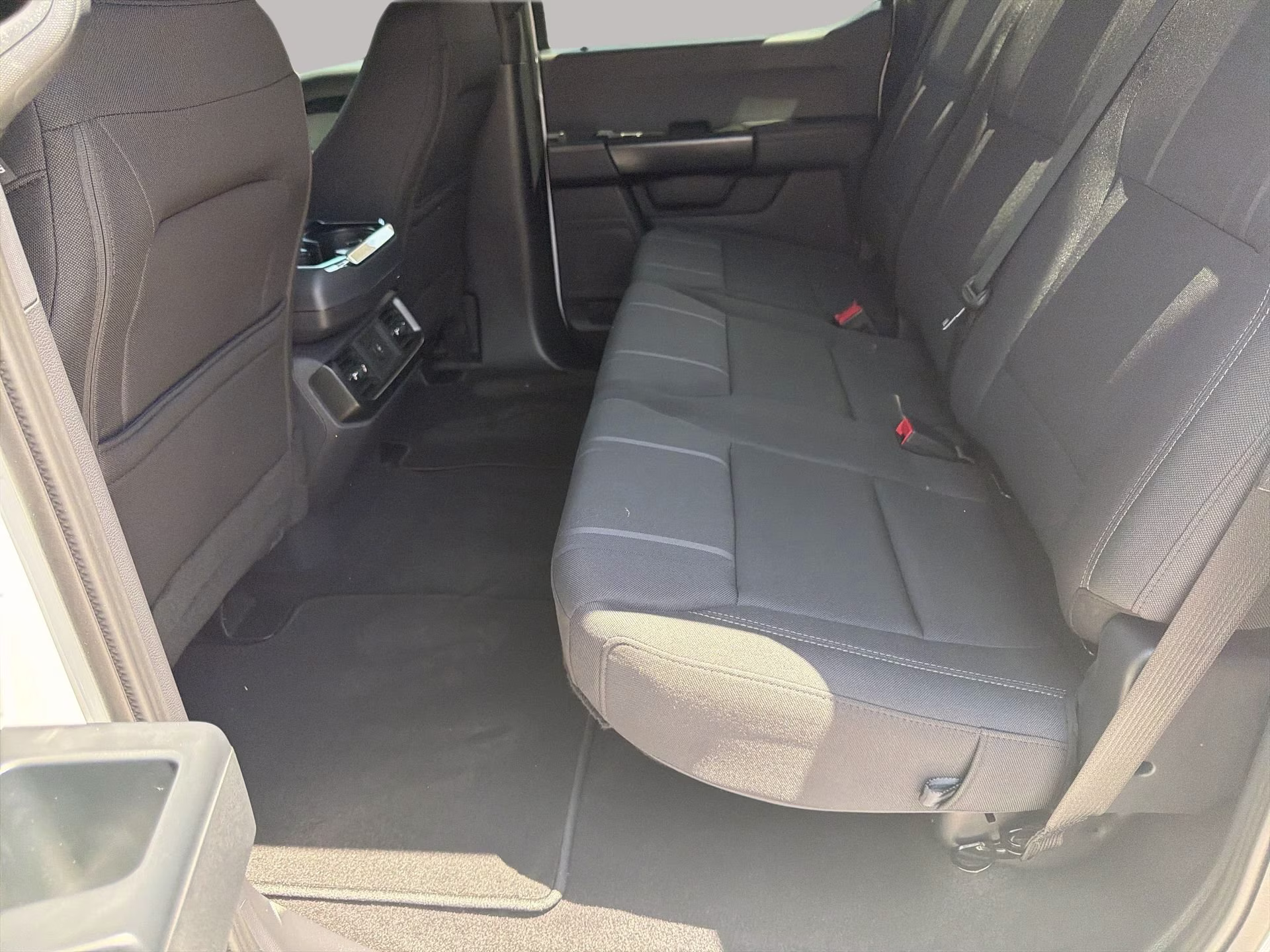 2026 Oxford White Ford F-150 STX Crew Cab Pickup 4X4 Truck