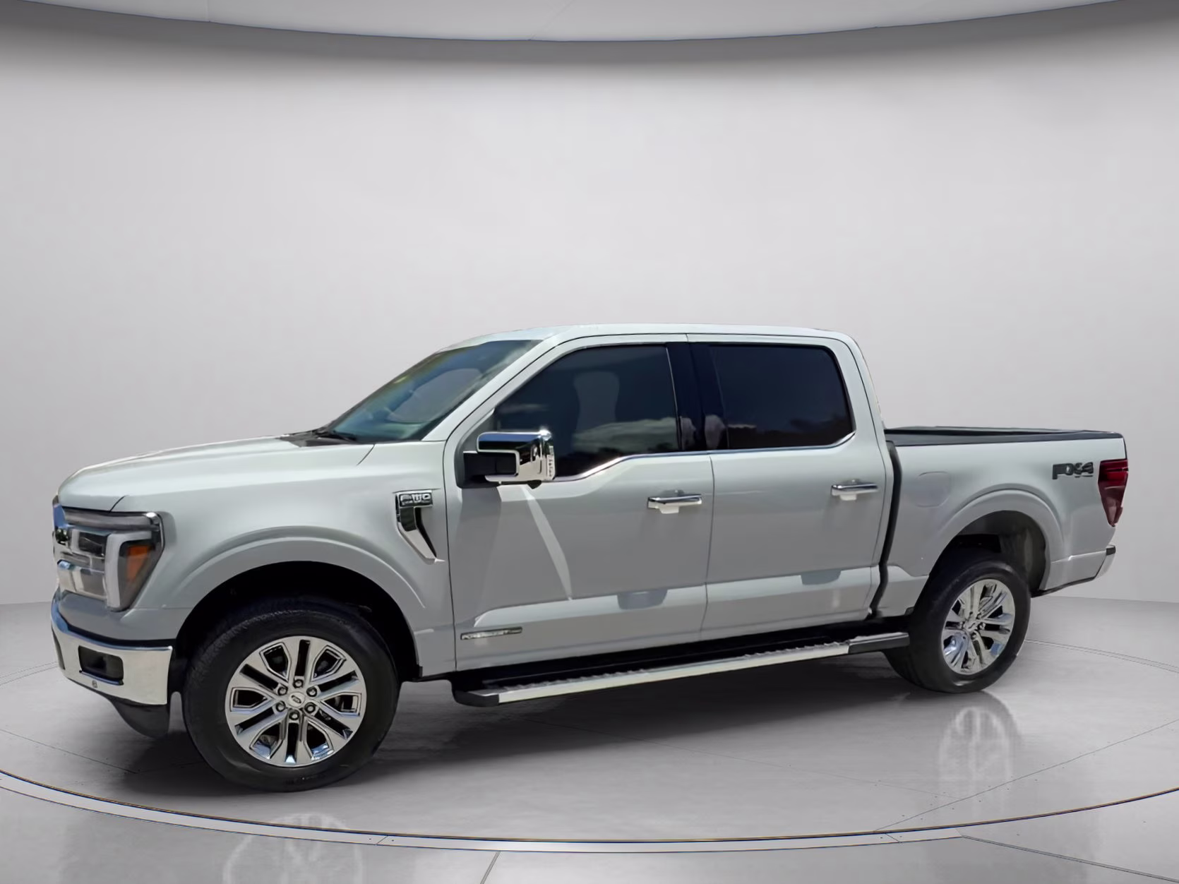 2026 Avalanche Ford F-150 LARIAT Crew Cab Pickup 4X4 Truck